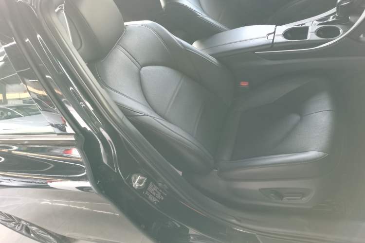 Used Toyota Avalon 2019 2.0L XLE Premium Edition China VI Right Front Seat