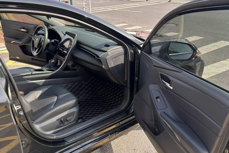 Used Toyota Avalon 2019 2.0L Luxury Edition China VI Standard Right Front Seat