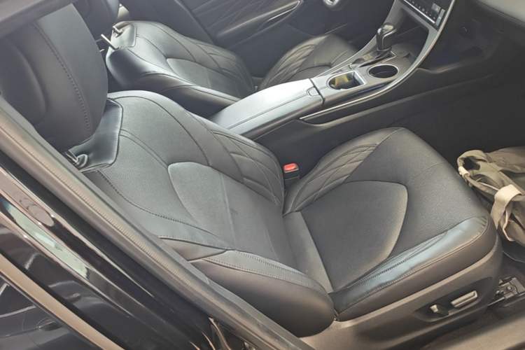 Used Toyota Avalon 2019 Dual-Engine 2.5L XLE Prestige Version China VI Standard Right Front Seat