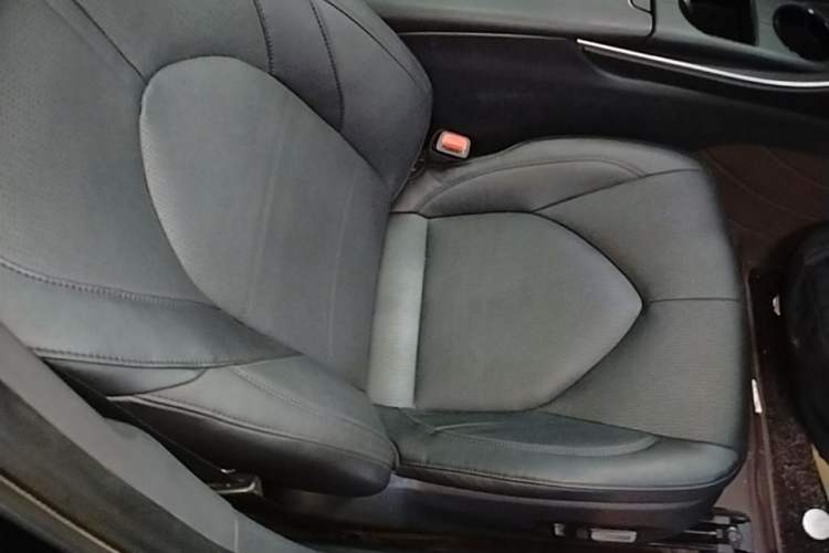 Used Toyota Avalon 2019 2.0L XLE Premium Edition China VI Right Front Seat