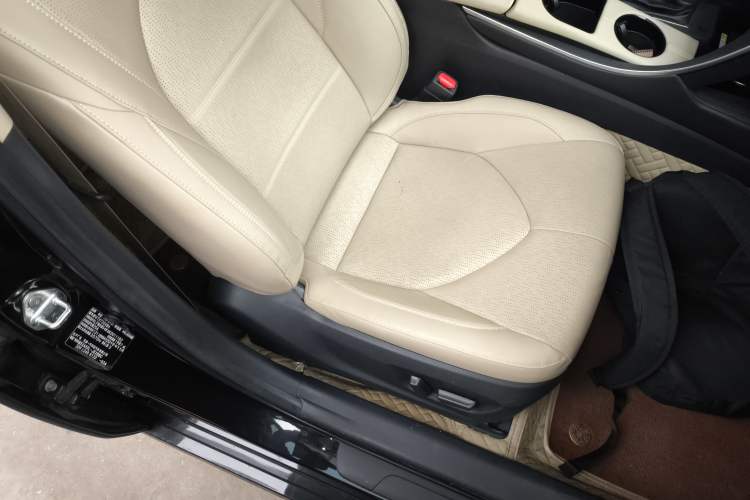 Used Toyota Avalon 2019 2.0L Luxury Edition China VI Standard Right Front Seat