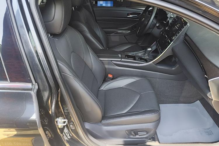 Used Toyota Avalon 2019 2.0L XLE Premium Edition China VI Right Front Seat