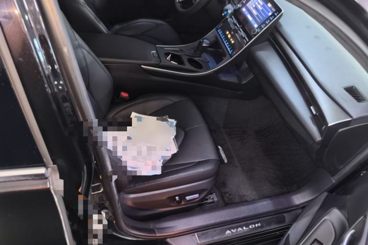 Used Toyota Avalon 2019 2.0L XLE Premium Edition China VI Right Front Seat