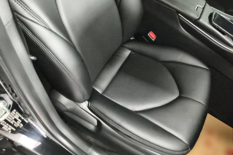 Used Toyota Avalon 2019 2.0L Ambition Edition China VI Right Front Seat