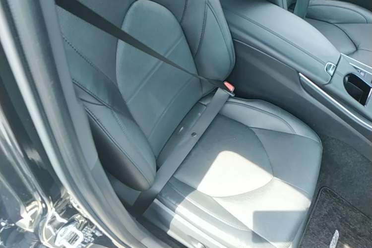 Used Toyota Avalon 2019 2.0L Luxury Edition China VI Standard Right Front Seat