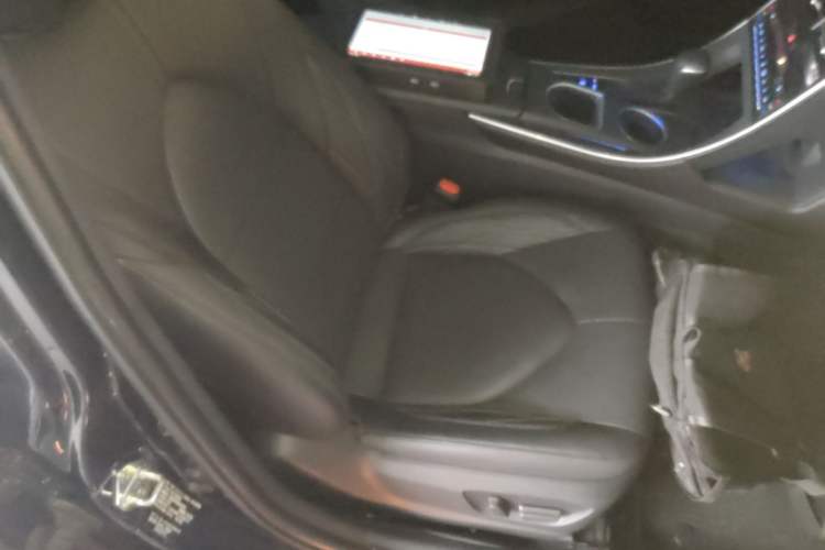 Used Toyota Avalon 2019 Dual-Engine 2.5L XLE Prestige Version China VI Standard Right Front Seat