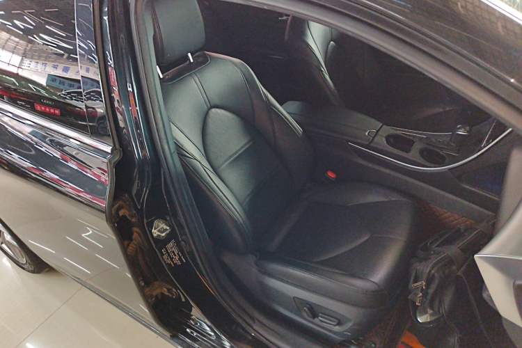 Used Toyota Avalon 2019 Dual-Engine 2.5L Luxury Edition China VI Standard Right Front Seat