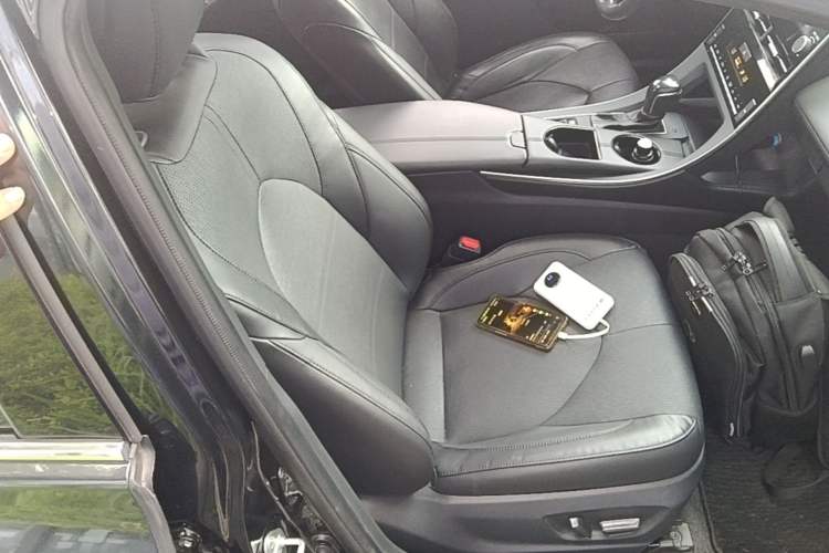Used Toyota Avalon 2019 2.0L Luxury Edition China VI Standard Right Front Seat
