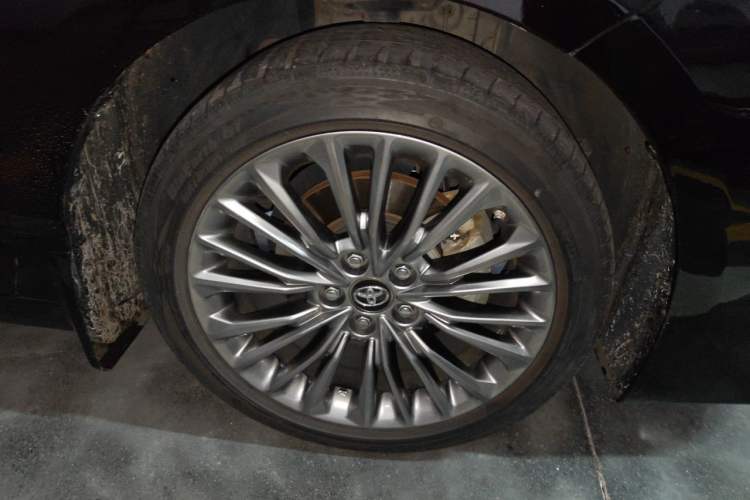 Used Toyota Avalon 2019 Dual-Engine 2.5L Limited Flagship Edition China VI Standard Right Front Wheel Hub