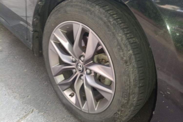Used Toyota Avalon 2019 Dual-Engine 2.5L Luxury Edition China VI Standard Right Front Wheel Hub