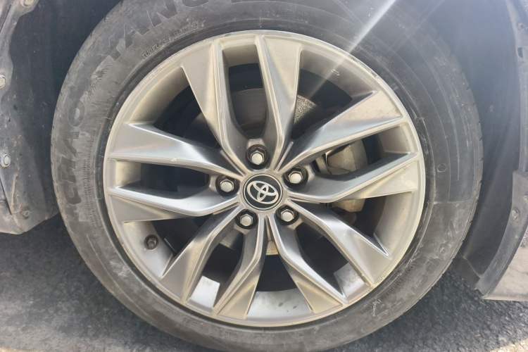 Used Toyota Avalon 2019 2.0L Luxury Edition China VI Standard Right Front Wheel Hub