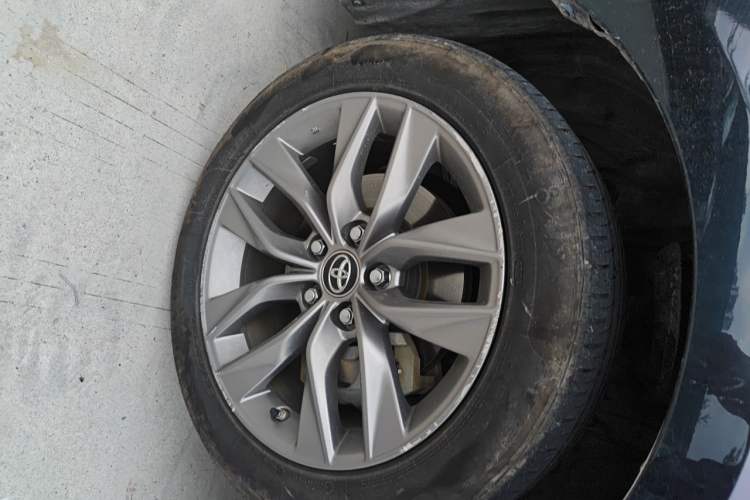 Used Toyota Avalon 2019 Dual-Engine 2.5L Luxury Edition China VI Standard Right Front Wheel Hub