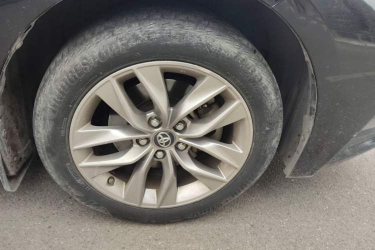 Used Toyota Avalon 2019 2.0L Ambition Edition China VI Right Front Wheel Hub