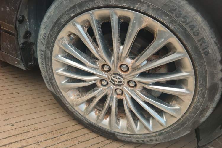Used Toyota Avalon 2019 Dual-Engine 2.5L Limited Flagship Edition China V Standard Right Front Wheel Hub