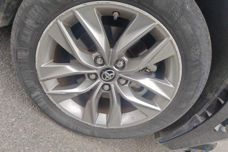 Used Toyota Avalon 2019 Dual-Engine 2.5L Luxury Edition China VI Standard Right Front Wheel Hub