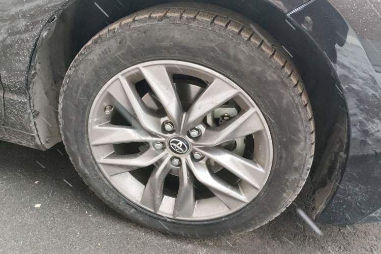 Used Toyota Avalon 2019 2.0L Luxury Edition China VI Standard Right Front Wheel Hub