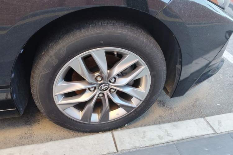 Used Toyota Avalon 2019 2.0L Luxury Edition China VI Standard Right Front Wheel Hub
