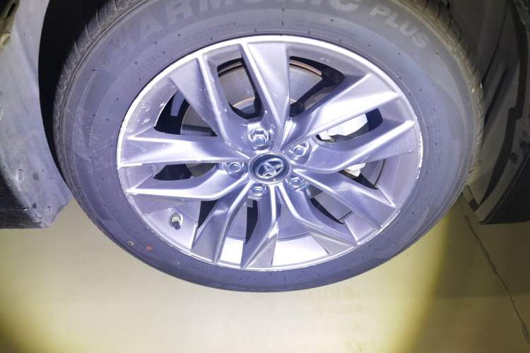 Used Toyota Avalon 2019 Dual-Engine 2.5L Luxury Edition China VI Standard Right Front Wheel Hub