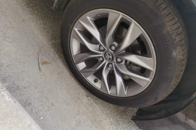 Used Toyota Avalon 2019 Dual-Engine 2.5L Luxury Edition China VI Standard Right Front Wheel Hub