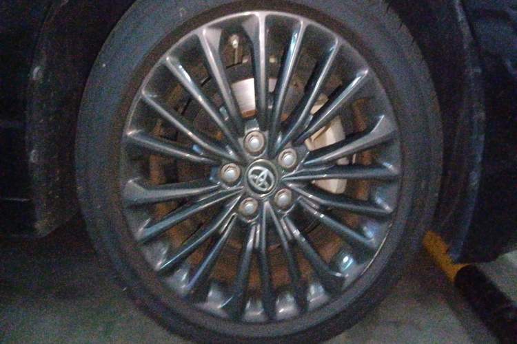 Used Toyota Avalon 2019 2.0L XLE Premium Edition China VI Right Front Wheel Hub