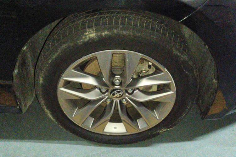 Used Toyota Avalon 2019 Dual-Engine 2.5L Luxury Edition China VI Standard Right Front Wheel Hub