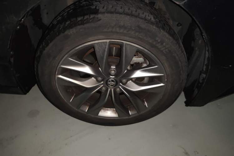 Used Toyota Avalon 2019 2.0L Luxury Edition China VI Standard Right Front Wheel Hub