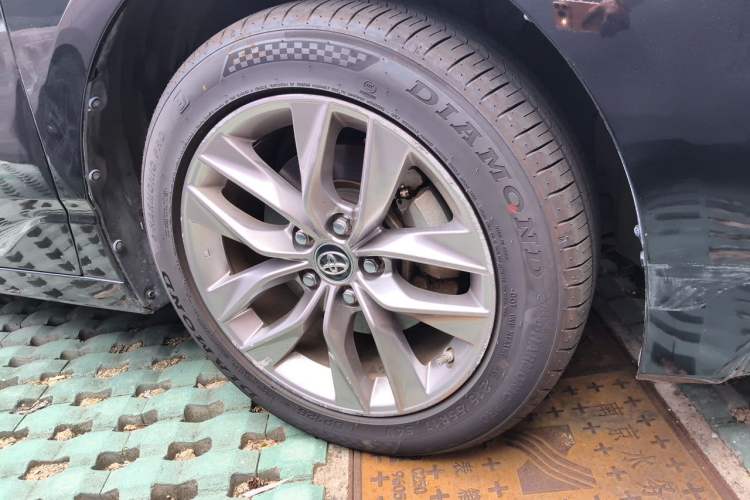 Used Toyota Avalon 2019 2.0L Luxury Edition China VI Standard Right Front Wheel Hub