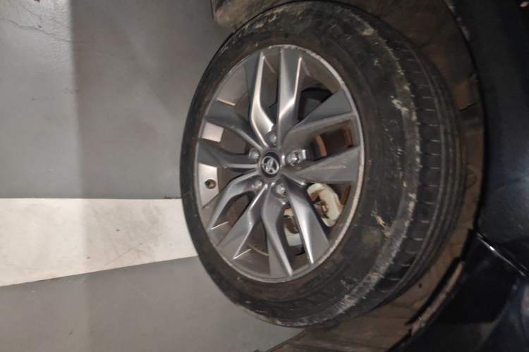 Used Toyota Avalon 2019 2.0L Luxury Edition China VI Standard Right Front Wheel Hub