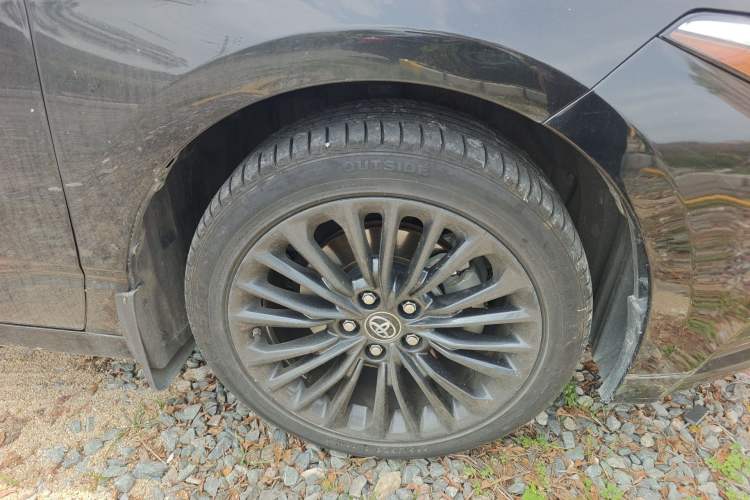 Used Toyota Avalon 2019 2.5L Touring Premium Version China VI Standard Right Front Wheel Hub