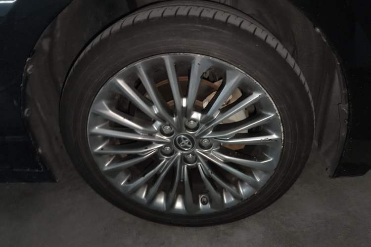 Used Toyota Avalon 2019 Dual-Engine 2.5L Limited Flagship Edition China VI Standard Right Front Wheel Hub