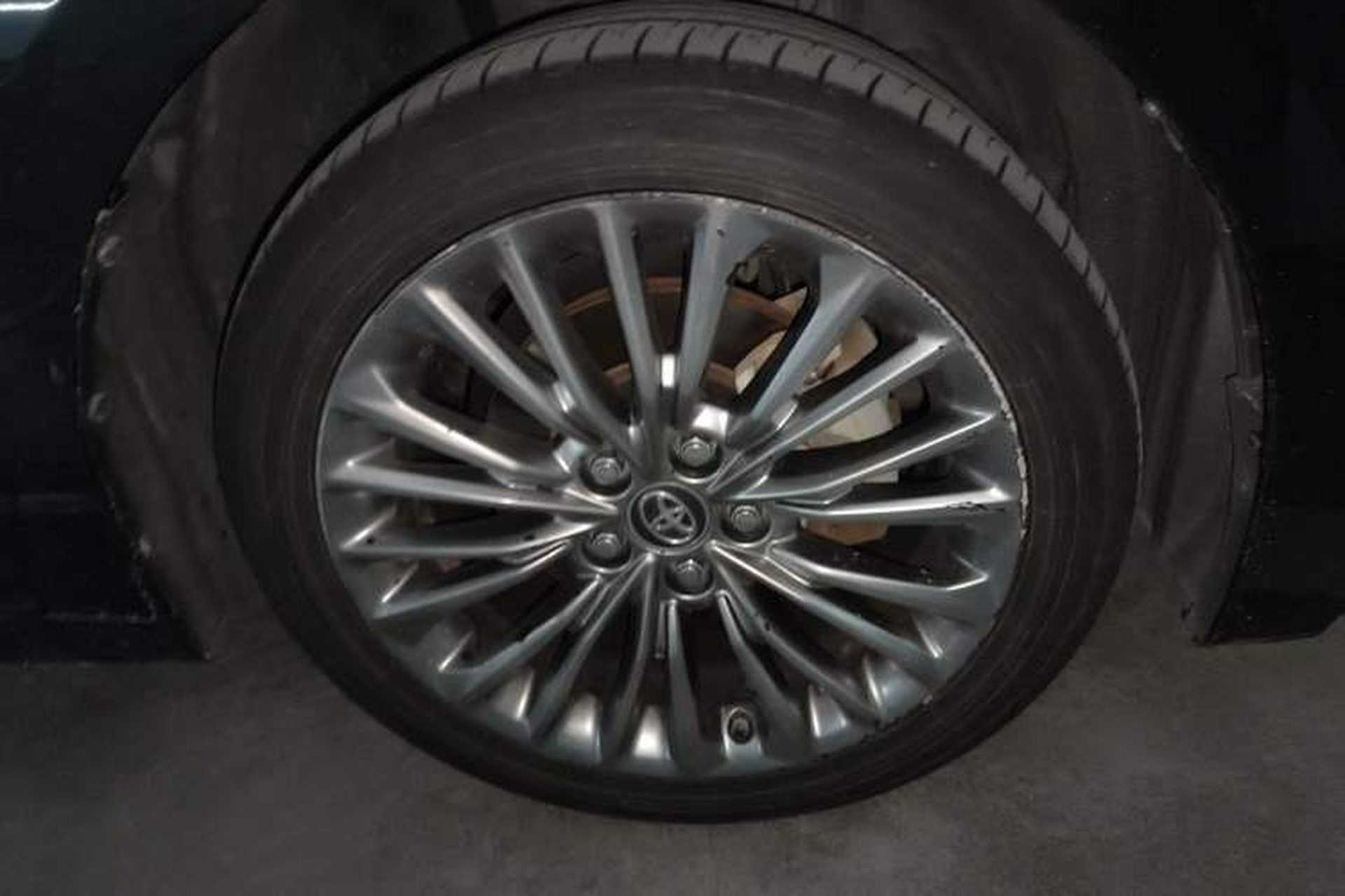 Used Toyota Avalon 2019 Dual-Engine 2.5L Limited Flagship Edition China VI Standard Right Front Wheel Hub