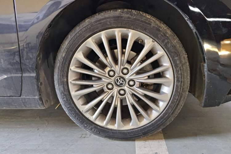 Used Toyota Avalon 2019 Dual-Engine 2.5L Limited Flagship Edition China VI Standard Right Front Wheel Hub