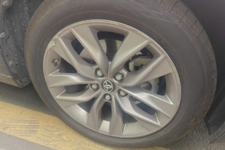 Used Toyota Avalon 2019 Dual-Engine 2.5L Luxury Edition China VI Standard Right Front Wheel Hub