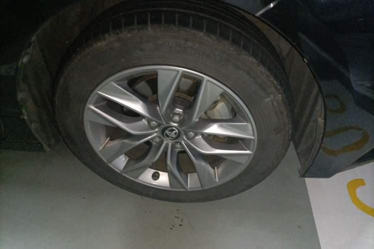 Used Toyota Avalon 2019 Dual-Engine 2.5L Luxury Edition China VI Standard Right Front Wheel Hub