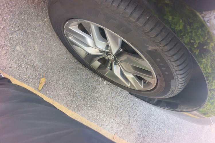 Used Toyota Avalon 2019 Dual-Engine 2.5L Luxury Edition China VI Standard Right Front Wheel Hub