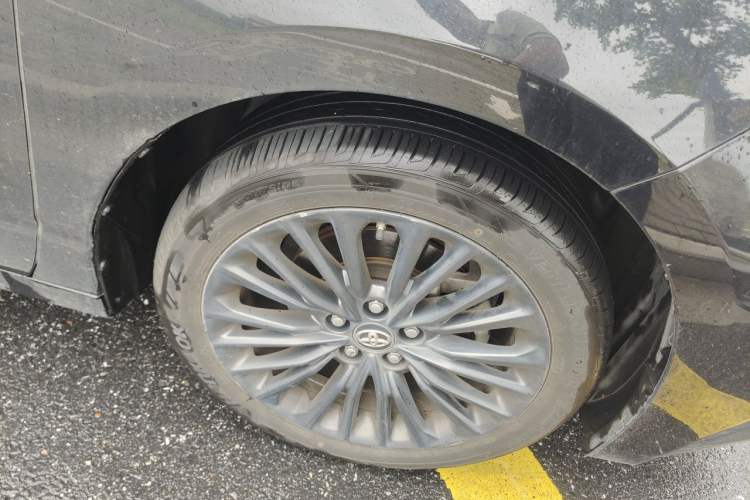 Used Toyota Avalon 2019 2.0L XLE Premium Edition China VI Right Front Wheel Hub