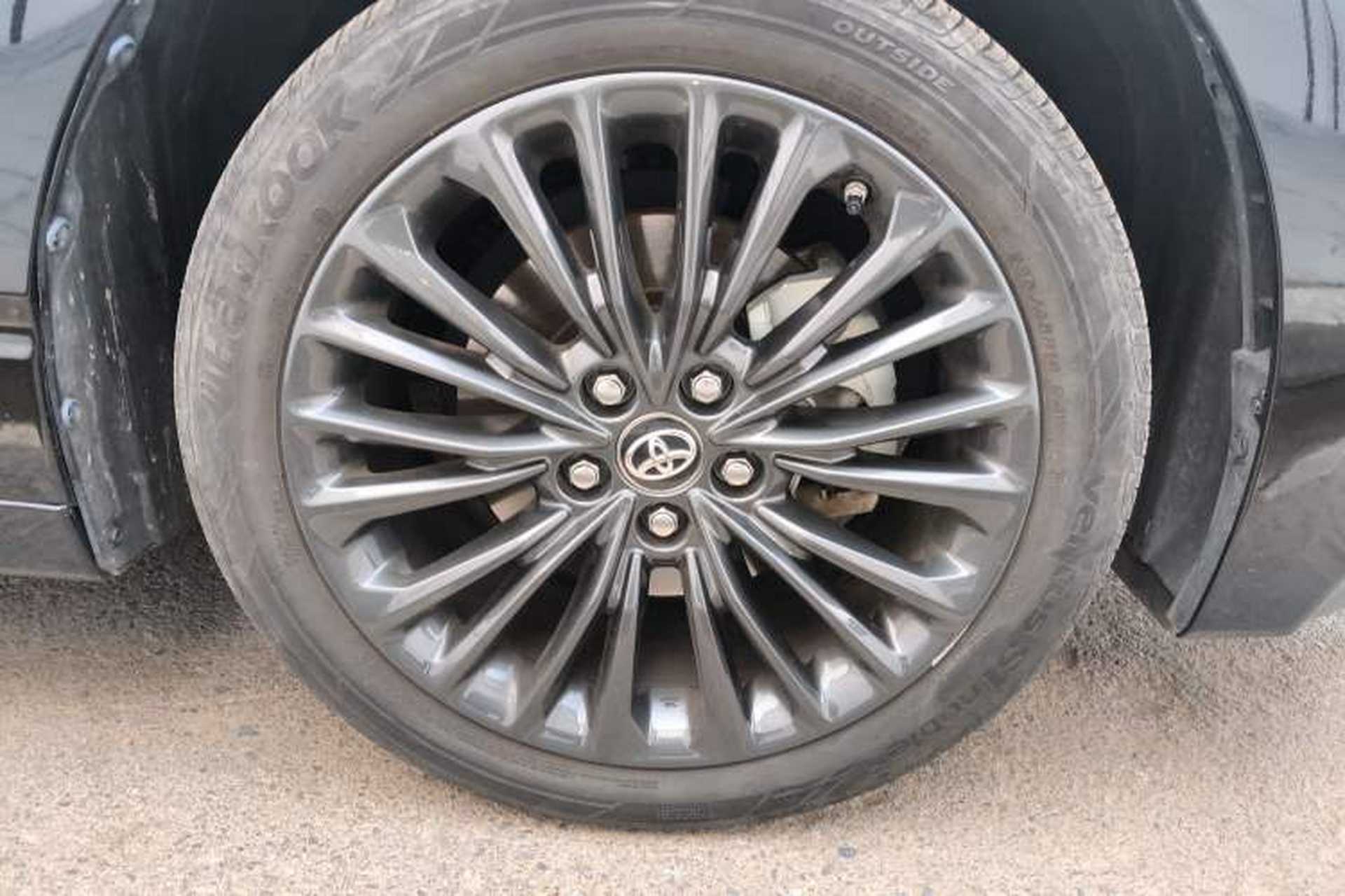 Used Toyota Avalon 2019 2.0L XLE Premium Edition China VI Right Front Wheel Hub