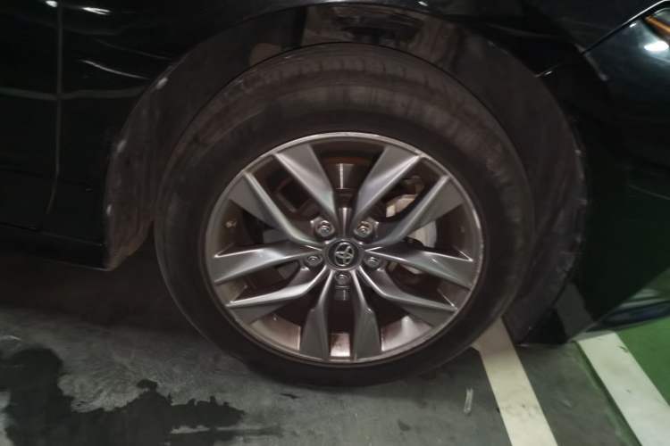 Used Toyota Avalon 2019 2.0L Luxury Edition China VI Standard Right Front Wheel Hub