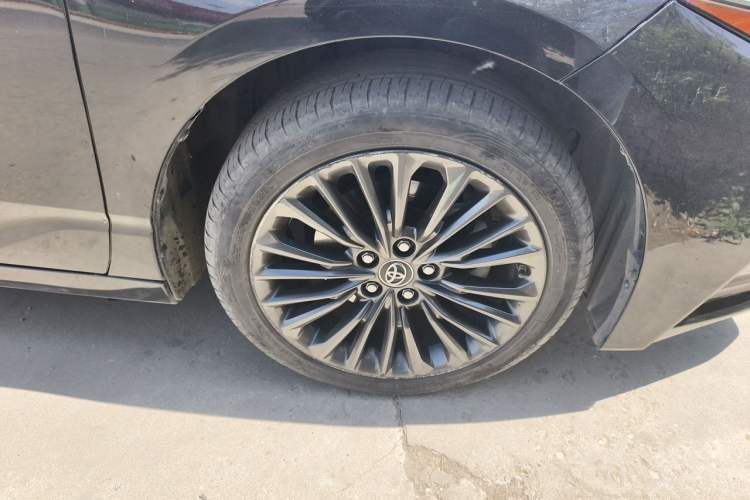 Used Toyota Avalon 2019 2.5L Touring Premium Version China V Standard Right Front Wheel Hub