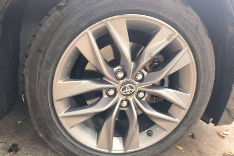 Used Toyota Avalon 2019 Dual-Engine 2.5L Luxury Edition China VI Standard Right Front Wheel Hub