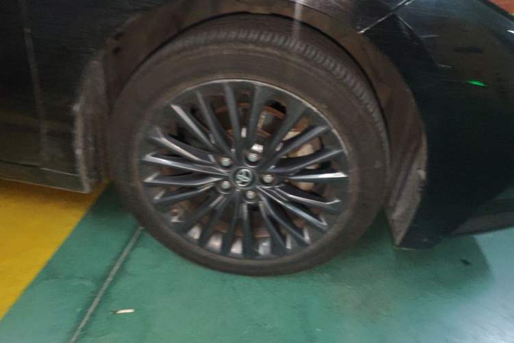 Used Toyota Avalon 2019 2.0L XLE Premium Edition China VI Right Front Wheel Hub