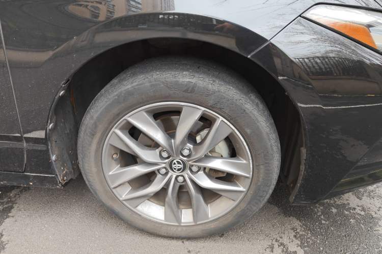 Used Toyota Avalon 2019 2.0L Luxury Edition China VI Standard Right Front Wheel Hub
