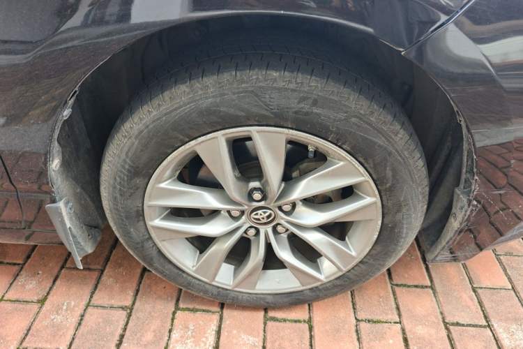 Used Toyota Avalon 2019 2.5L Ambition Version China VI Standard Right Front Wheel Hub