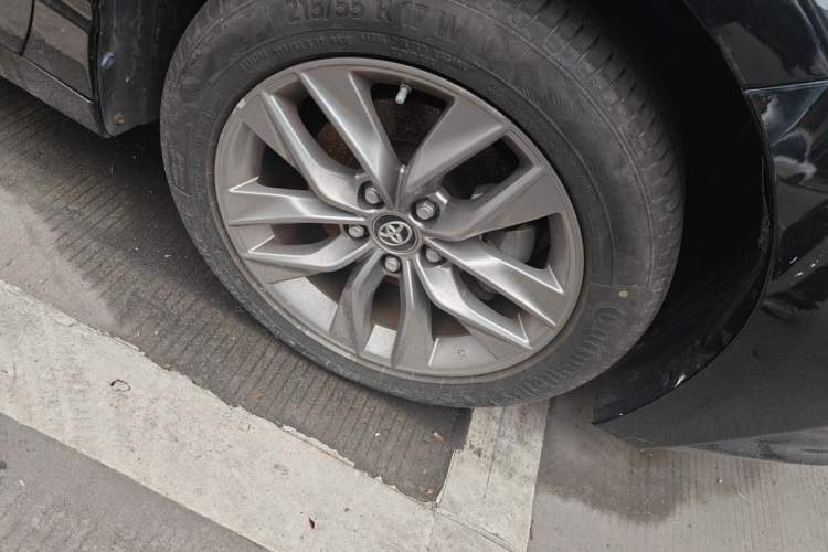 Used Toyota Avalon 2019 2.0L Luxury Edition China VI Standard Right Front Wheel Hub