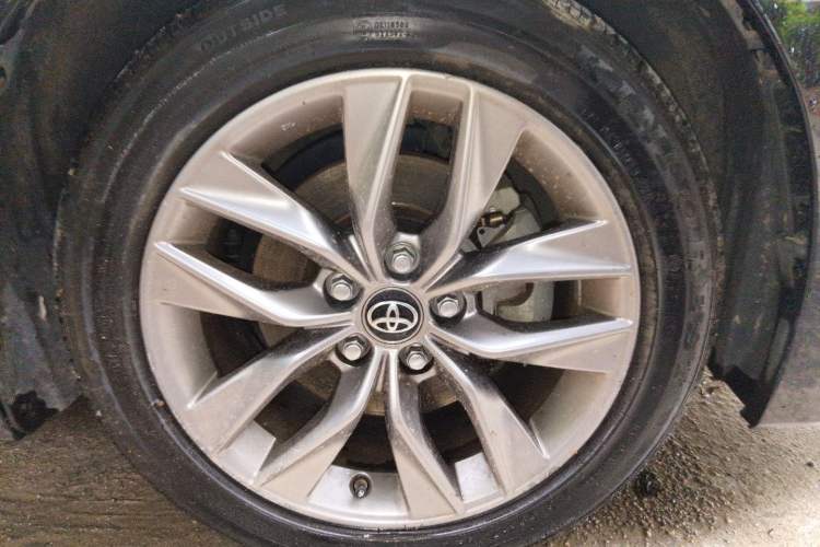 Used Toyota Avalon 2019 Dual-Engine 2.5L Luxury Edition China VI Standard Right Front Wheel Hub