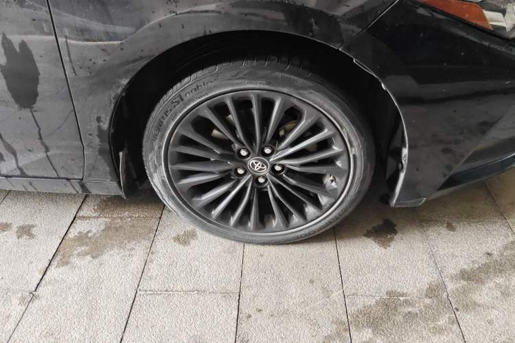 Used Toyota Avalon 2019 2.0L XLE Premium Edition China VI Right Front Wheel Hub