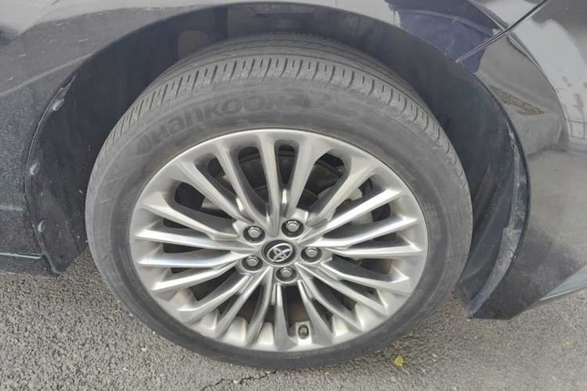 Used Toyota Avalon 2019 Dual-Engine 2.5L XLE Prestige Version China VI Standard Right Front Wheel Hub
