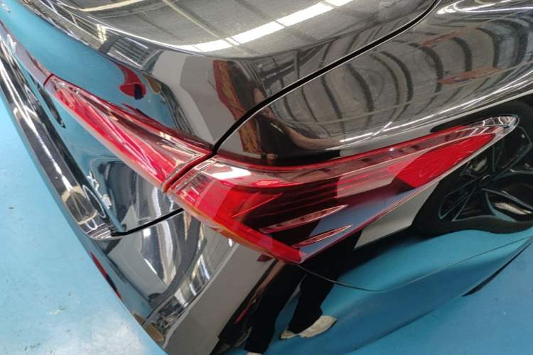 Used Toyota Avalon 2019 2.0L XLE Premium Edition China VI Right Rear Taillight
