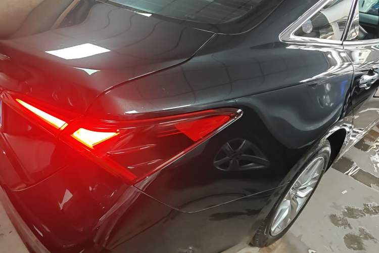 Used Toyota Avalon 2019 2.0L Luxury Edition China VI Standard Right Rear Taillight