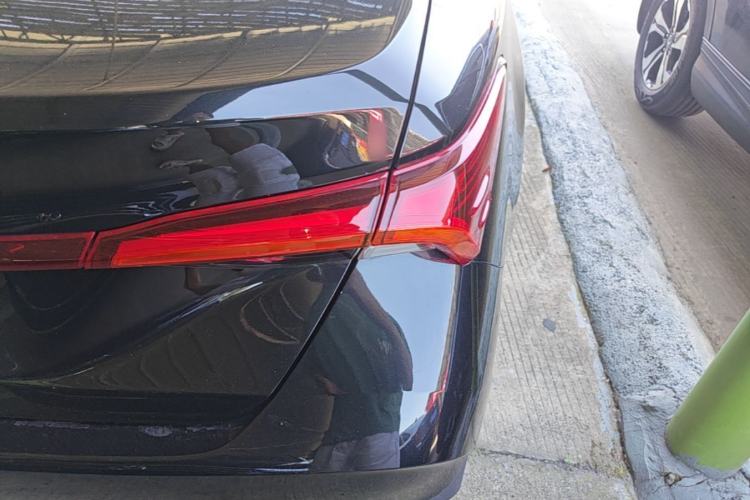 Used Toyota Avalon 2019 2.0L Luxury Edition China VI Standard Right Rear Taillight